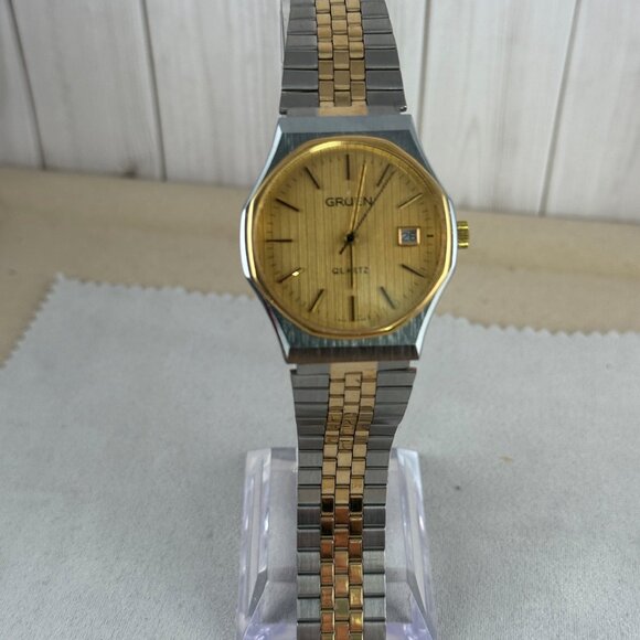 vintage Gruen Sport analog watch features a two-tone Gold & silver quartz design - Picture 3 of 8